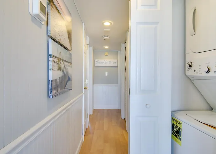 Walk To Pool & Beach! Ocean Family Holiday home *